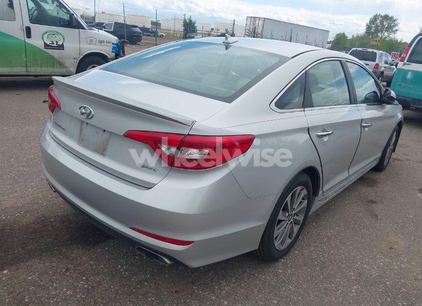 Photo 4 of 2015 Hyundai Sonata SPORT (VIN 5NPE34AF9FH108197)