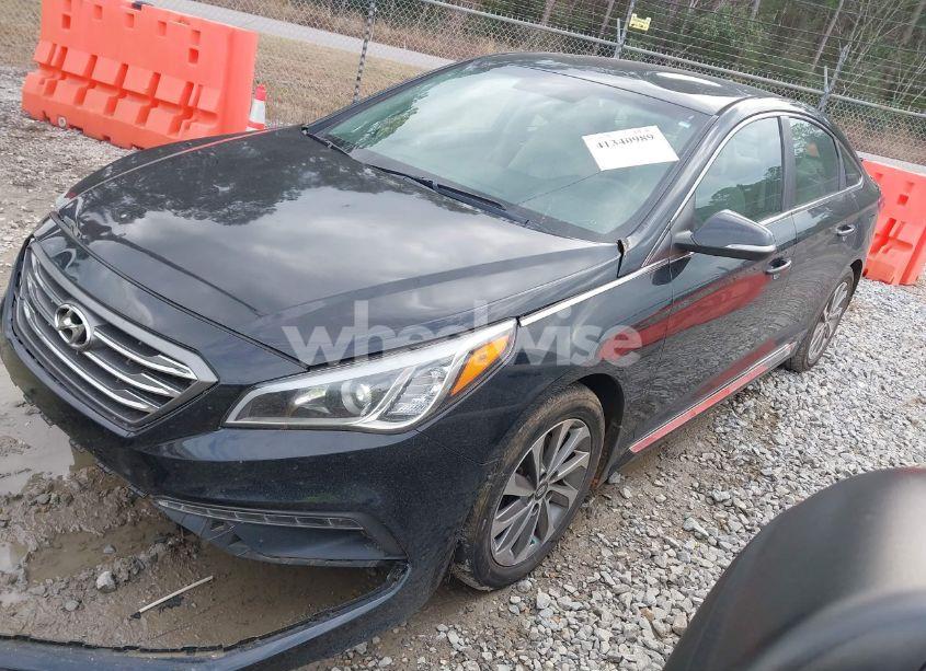 Photo 2 of 2015 Hyundai Sonata SPORT (VIN 5NPE34AF9FH131995)