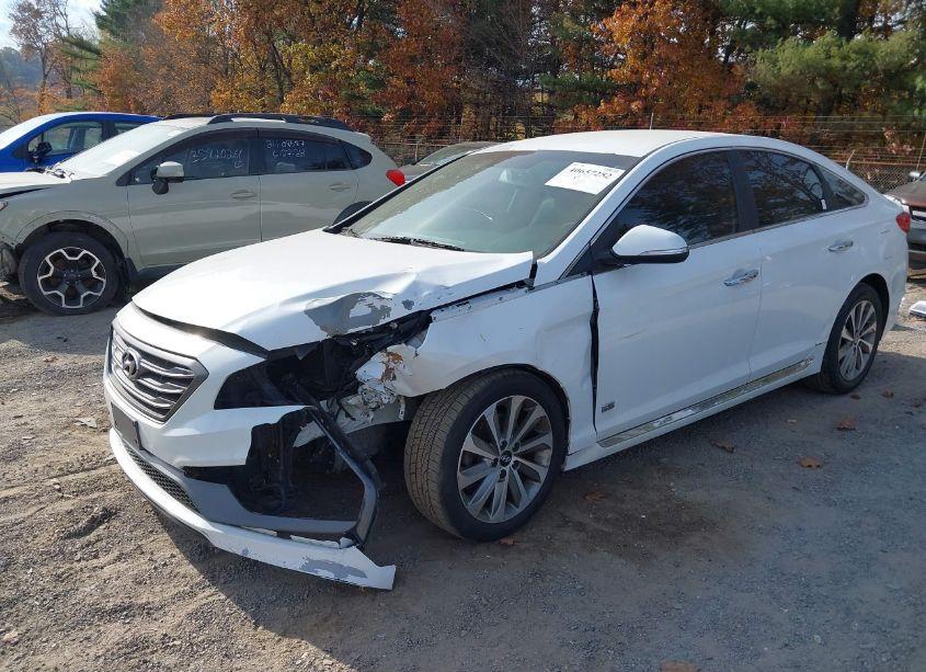 Photo 2 of 2015 Hyundai Sonata SPORT (VIN 5NPE34AF9FH202631)