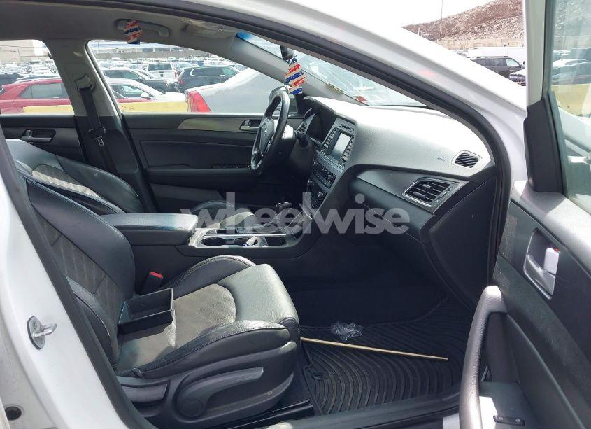 Photo 5 of 2016 Hyundai Sonata SPORT (VIN 5NPE34AF9GH305064)
