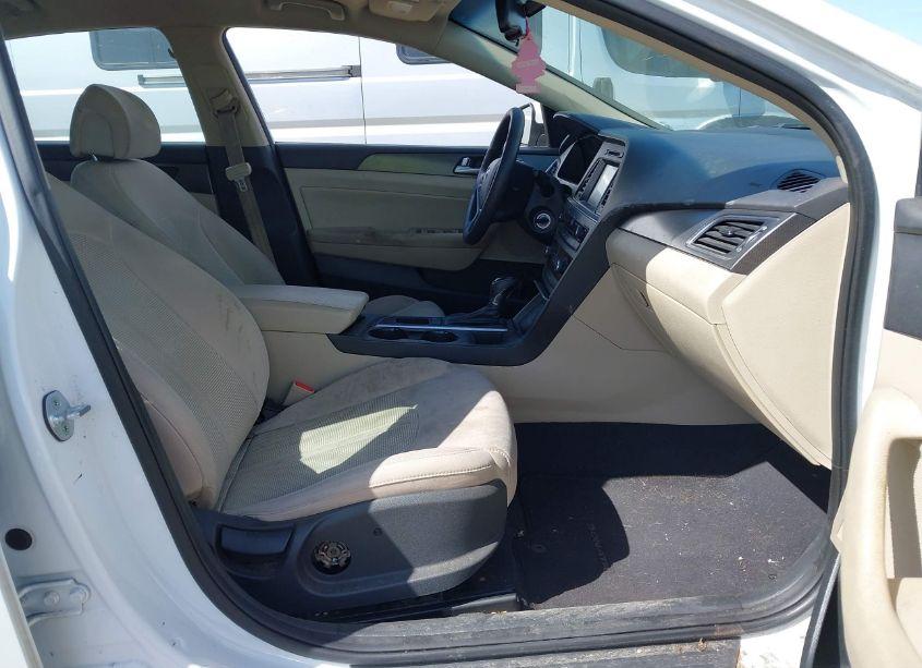 Photo 5 of 2016 Hyundai Sonata SPORT (VIN 5NPE34AF9GH305310)