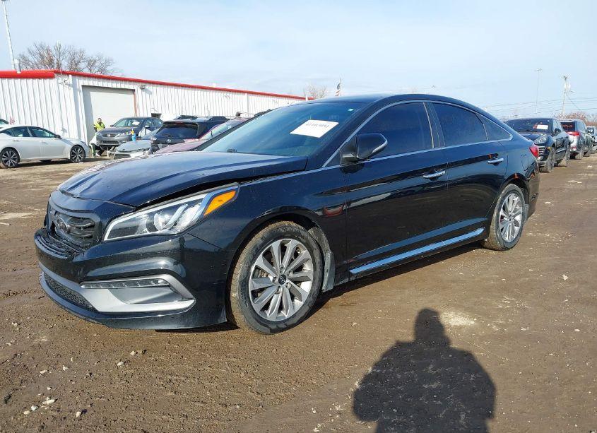 Photo 2 of 2016 Hyundai Sonata SPORT (VIN 5NPE34AF9GH333530)