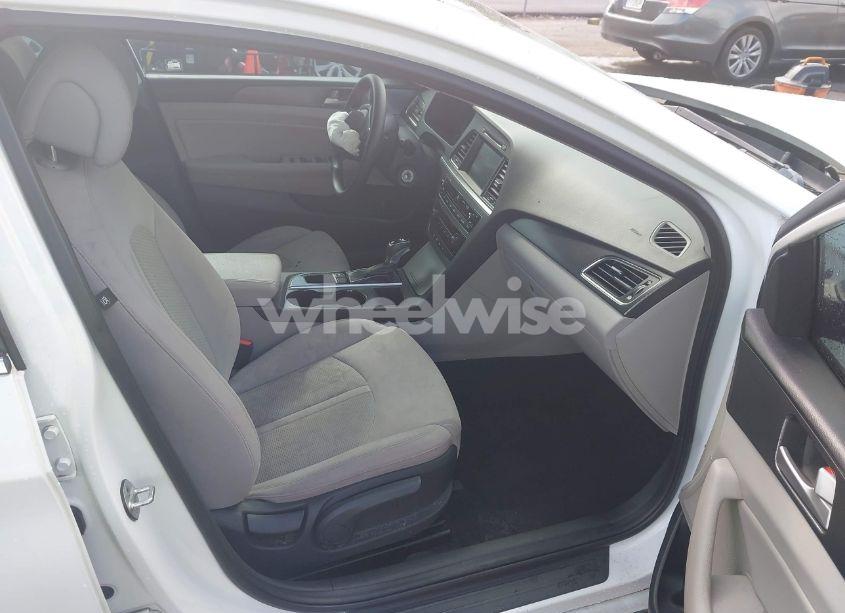 Photo 5 of 2017 Hyundai Sonata SPORT (VIN 5NPE34AF9HH503273)