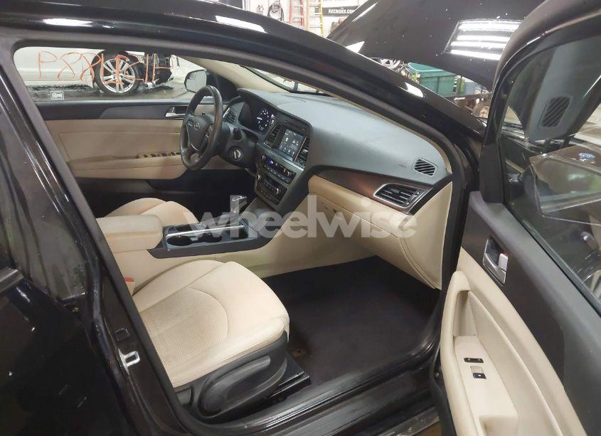 Photo 5 of 2017 Hyundai Sonata SPORT (VIN 5NPE34AF9HH554790)