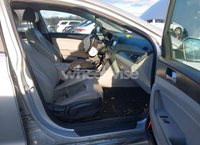 Photo 5 of 2017 Hyundai Sonata SPORT (VIN 5NPE34AF9HH569242)