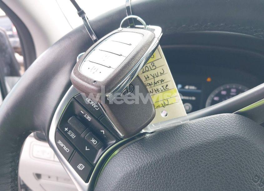 Photo 11 of 2018 Hyundai Sonata LIMITED (VIN 5NPE34AF9JH640090)