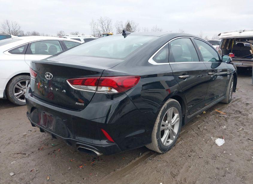 Photo 4 of 2018 Hyundai Sonata SPORT (VIN 5NPE34AF9JH694666)