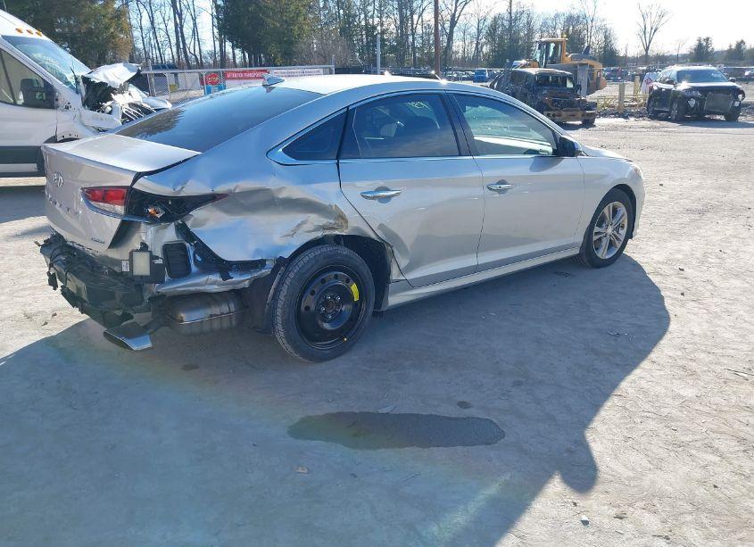 Photo 4 of 2019 Hyundai Sonata LIMITED (VIN 5NPE34AF9KH813737)