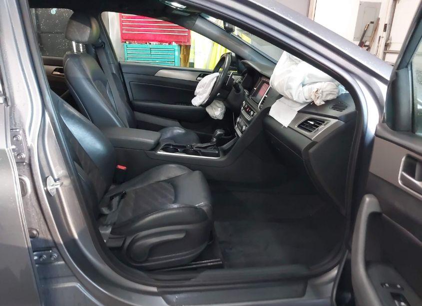 Photo 5 of 2019 Hyundai Sonata SPORT (VIN 5NPE34AF9KH815374)