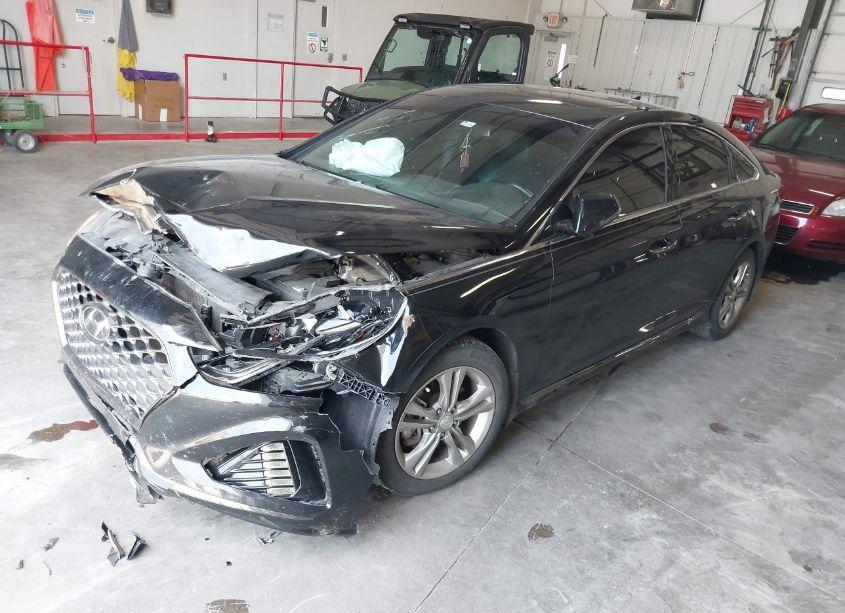 Photo 2 of 2019 Hyundai Sonata SPORT (VIN 5NPE34AF9KH822048)