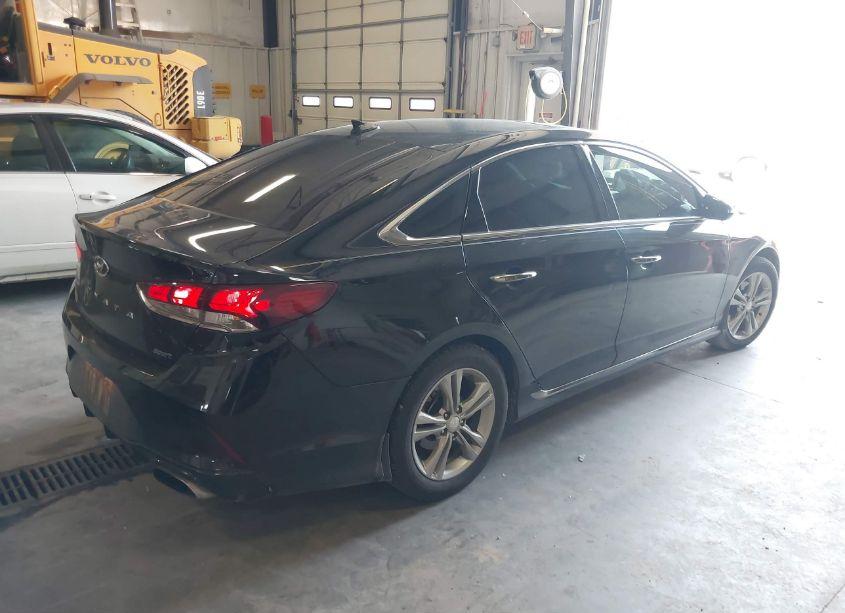 Photo 4 of 2019 Hyundai Sonata SPORT (VIN 5NPE34AF9KH822048)