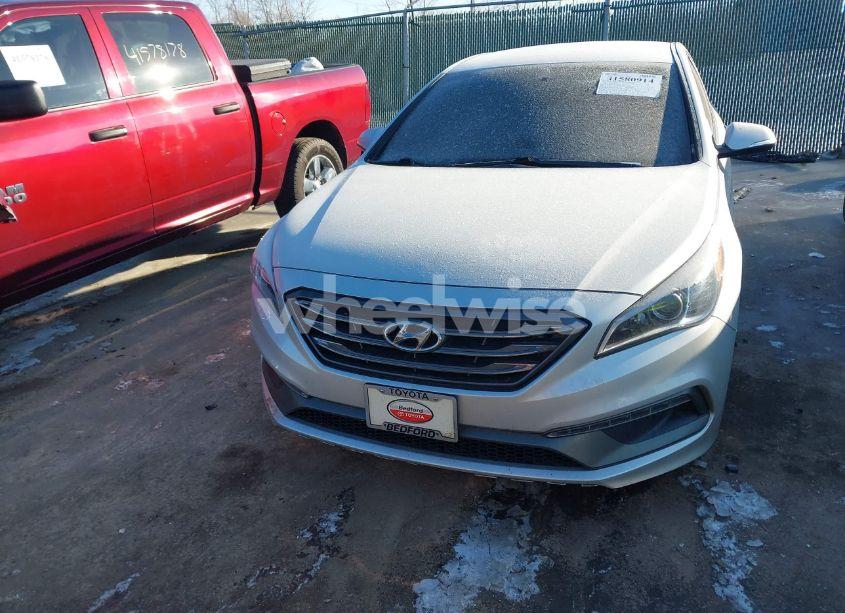 Photo 12 of 2015 Hyundai Sonata SPORT (VIN 5NPE34AFXFH022137)