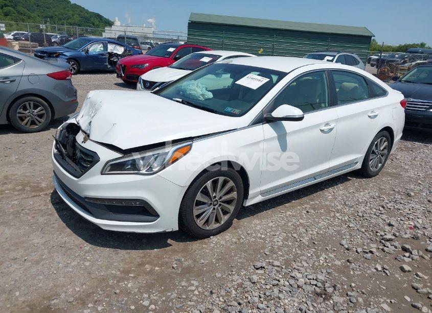 Photo 2 of 2015 Hyundai Sonata SPORT (VIN 5NPE34AFXFH032702)