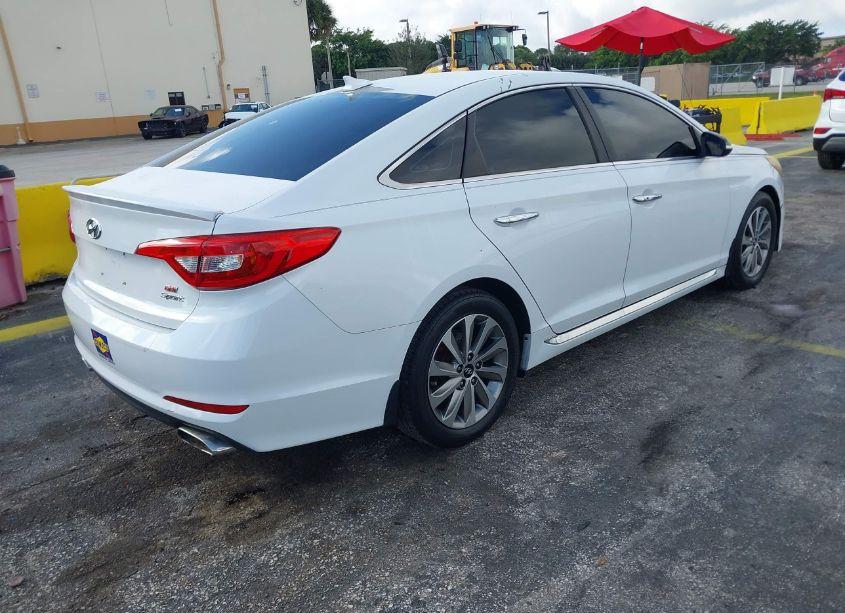 Photo 4 of 2015 Hyundai Sonata SPORT (VIN 5NPE34AFXFH043148)