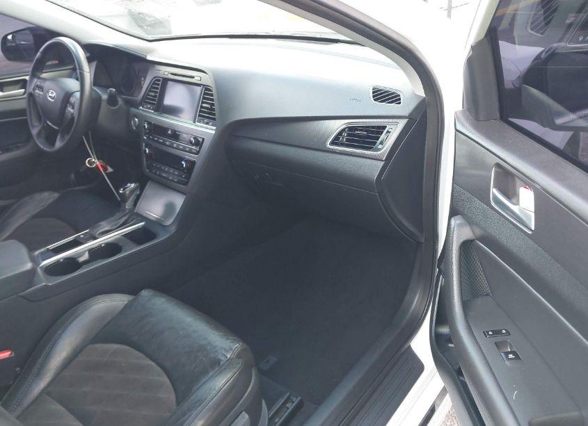 Photo 5 of 2015 Hyundai Sonata SPORT (VIN 5NPE34AFXFH043148)