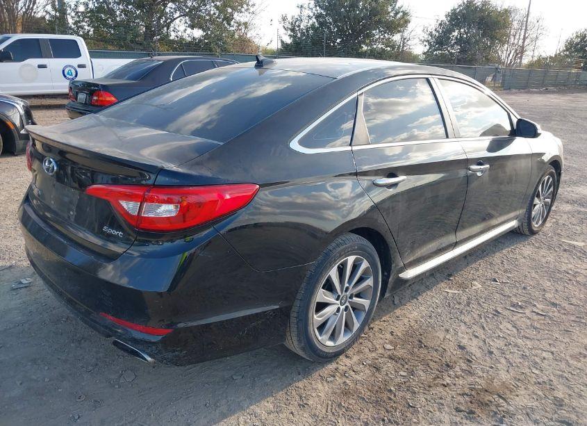 Photo 4 of 2015 Hyundai Sonata SPORT (VIN 5NPE34AFXFH089708)