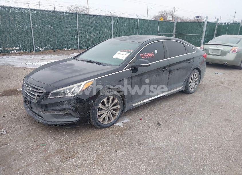 Photo 2 of 2015 Hyundai Sonata SPORT (VIN 5NPE34AFXFH174161)