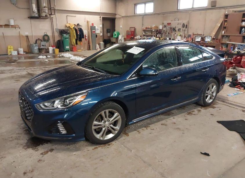 Photo 2 of 2018 Hyundai Sonata SPORT (VIN 5NPE34AFXJH640003)