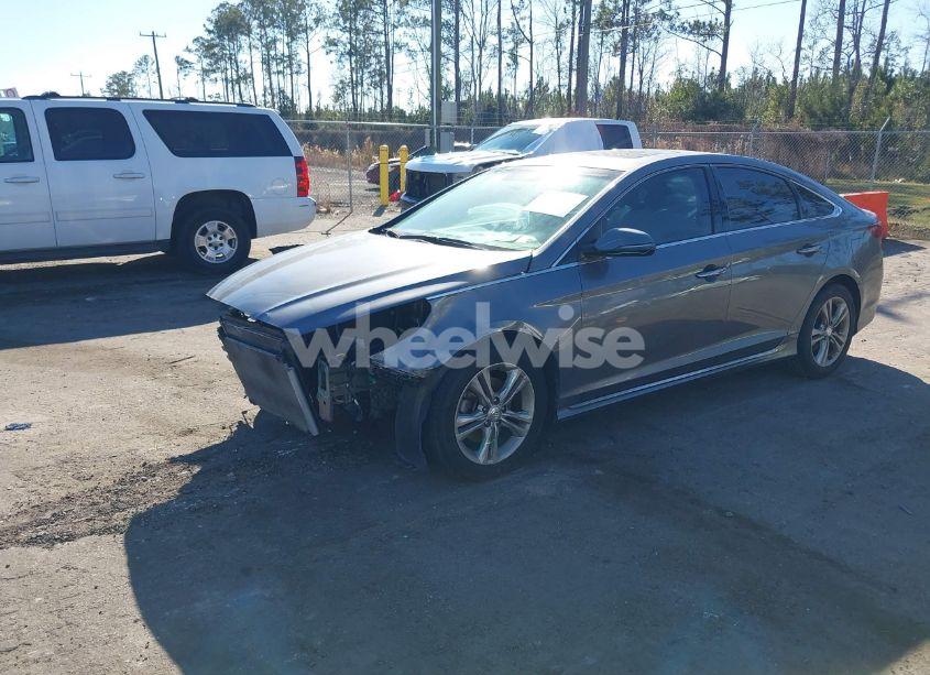 Photo 2 of 2018 Hyundai Sonata SPORT (VIN 5NPE34AFXJH650370)