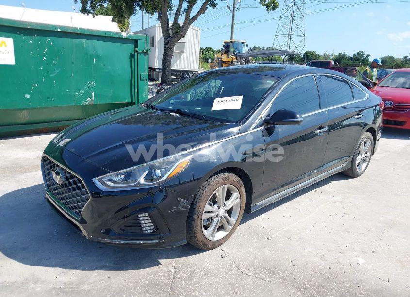Photo 2 of 2018 Hyundai Sonata SPORT (VIN 5NPE34AFXJH653446)