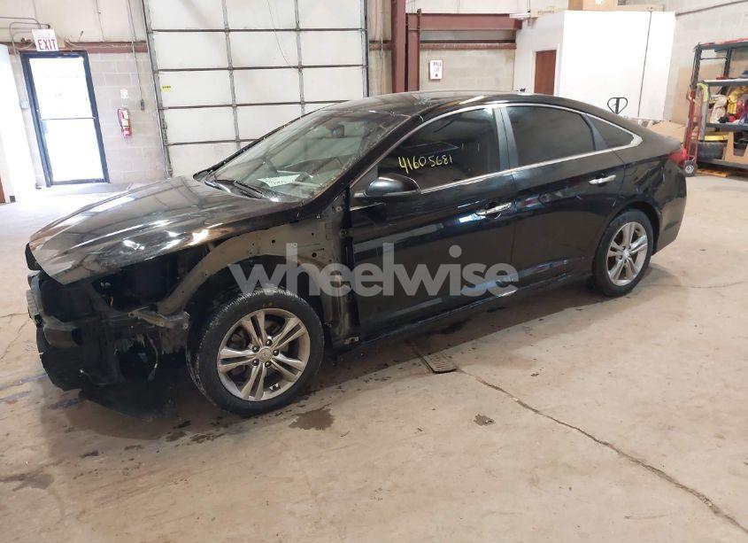 Photo 2 of 2019 Hyundai Sonata SEL (VIN 5NPE34AFXKH772163)