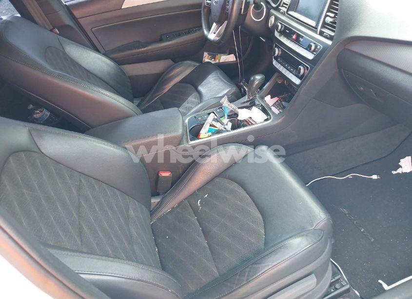 Photo 5 of 2019 Hyundai Sonata SPORT (VIN 5NPE34AFXKH803038)