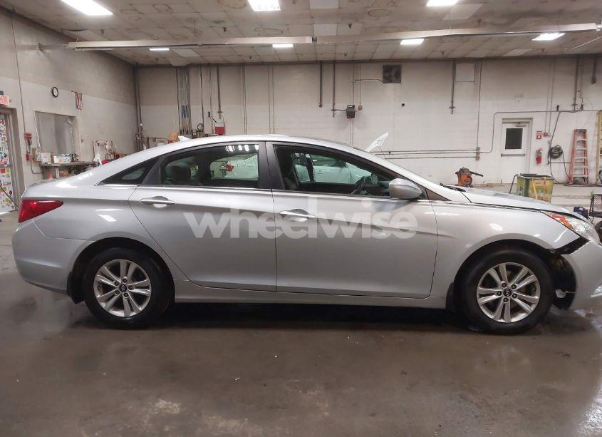 Photo 13 of 2011 Hyundai Sonata GLS (VIN 5NPEB4AC0BH113405)