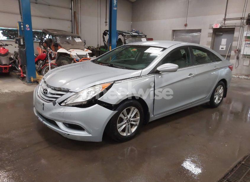 Photo 2 of 2011 Hyundai Sonata GLS (VIN 5NPEB4AC0BH113405)