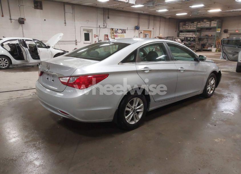 Photo 4 of 2011 Hyundai Sonata GLS (VIN 5NPEB4AC0BH113405)