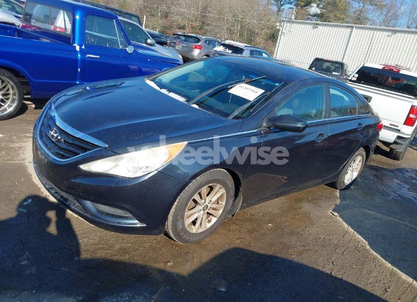 Photo 2 of 2011 Hyundai Sonata GLS (VIN 5NPEB4AC0BH124968)