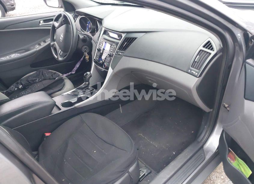 Photo 5 of 2011 Hyundai Sonata (VIN 5NPEB4AC0BH231986)