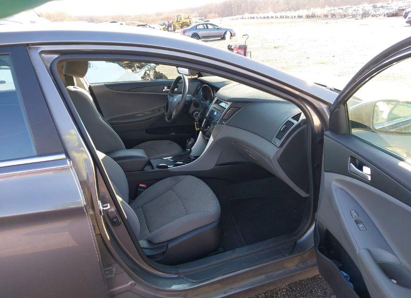 Photo 5 of 2012 Hyundai Sonata GLS (VIN 5NPEB4AC0CH382618)