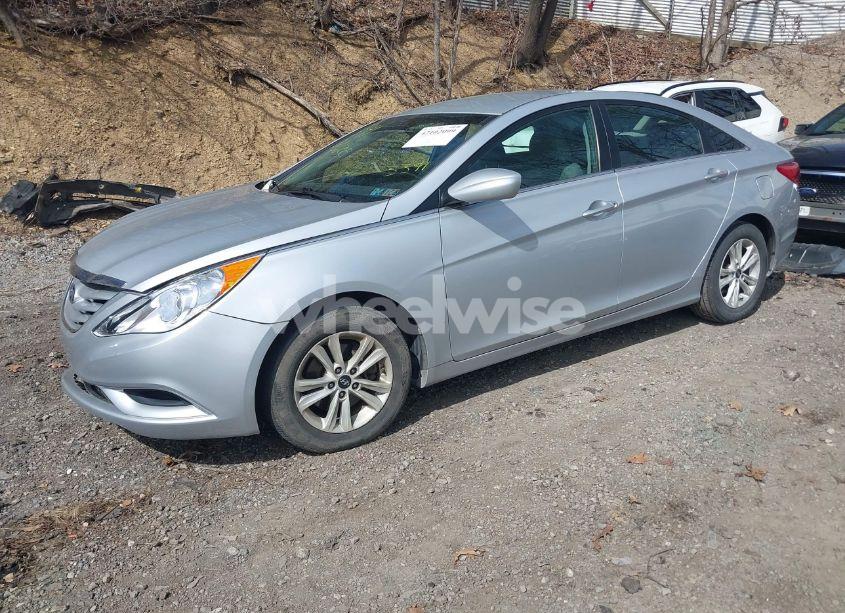Photo 2 of 2012 Hyundai Sonata GLS (VIN 5NPEB4AC0CH473341)
