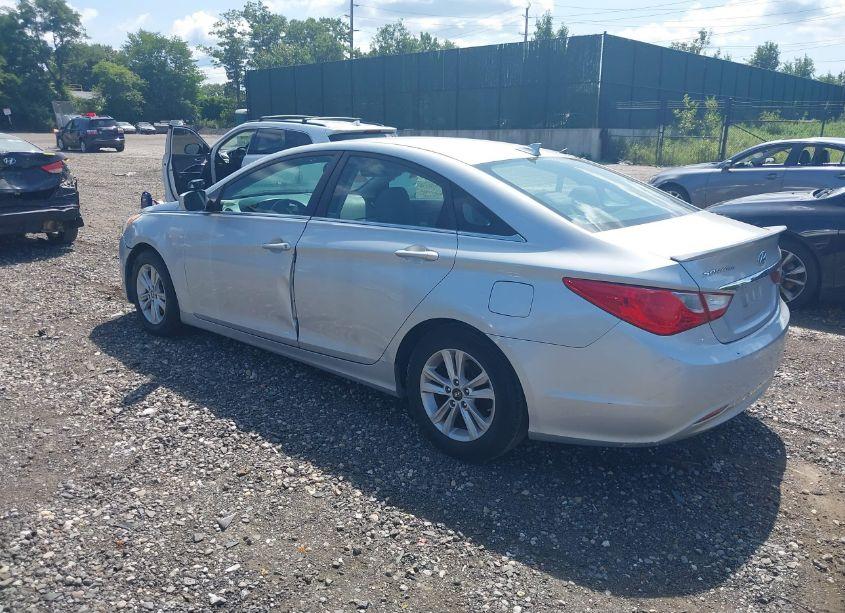 Photo 3 of 2013 Hyundai Sonata GLS (VIN 5NPEB4AC0DH612126)