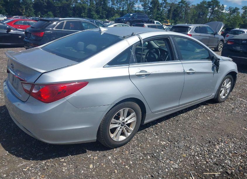 Photo 4 of 2013 Hyundai Sonata GLS (VIN 5NPEB4AC0DH612126)