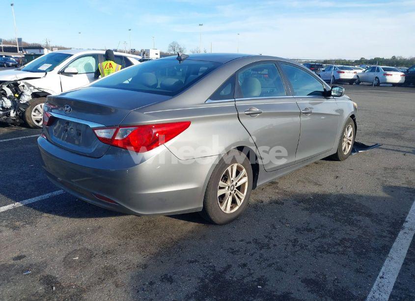 Photo 4 of 2013 Hyundai Sonata GLS (VIN 5NPEB4AC0DH619030)