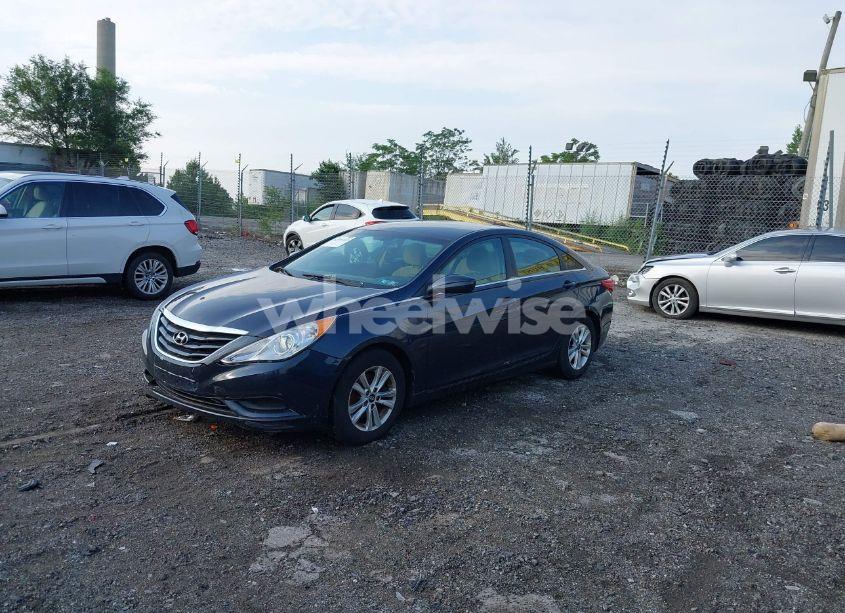 Photo 2 of 2013 Hyundai Sonata GLS (VIN 5NPEB4AC0DH711013)
