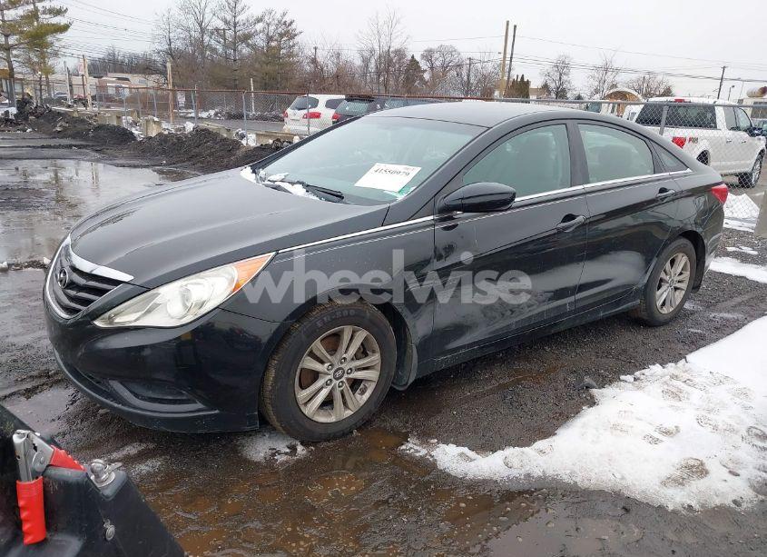 Photo 2 of 2011 Hyundai Sonata GLS (VIN 5NPEB4AC1BH112375)