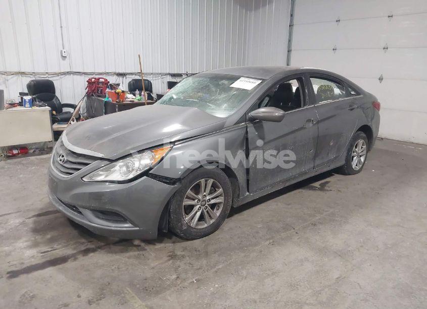 Photo 2 of 2011 Hyundai Sonata GLS (VIN 5NPEB4AC1BH171569)