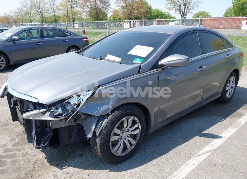 Photo 2 of 2011 Hyundai Sonata GLS (VIN 5NPEB4AC1BH197816)