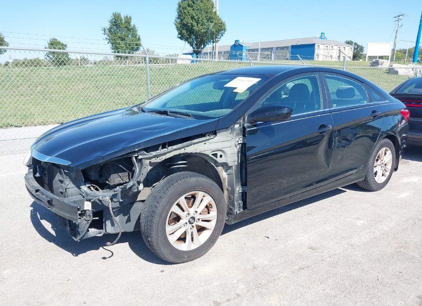 Photo 2 of 2013 Hyundai Sonata GLS (VIN 5NPEB4AC1DH526470)