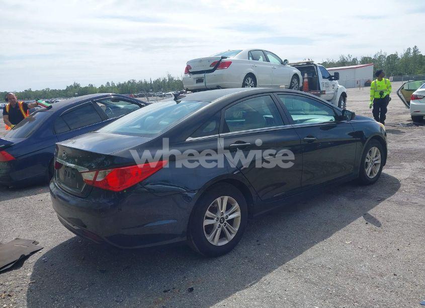 Photo 4 of 2013 Hyundai Sonata GLS (VIN 5NPEB4AC1DH618176)