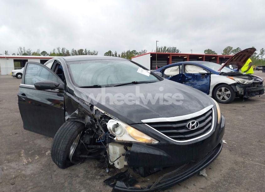 Photo 12 of 2013 Hyundai Sonata GLS (VIN 5NPEB4AC1DH688664)