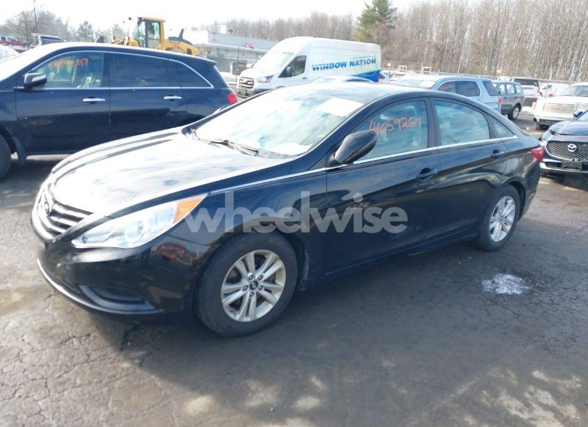 Photo 2 of 2011 Hyundai Sonata GLS (VIN 5NPEB4AC2BH013872)
