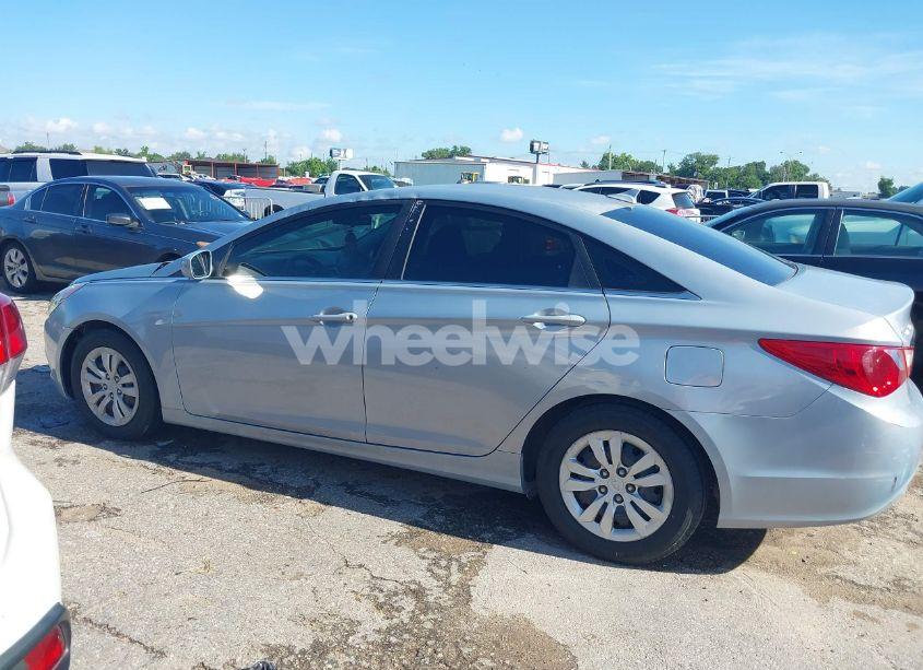 Photo 3 of 2011 Hyundai Sonata GLS (VIN 5NPEB4AC2BH024080)