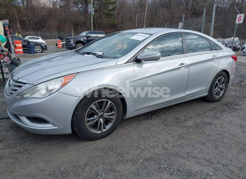Photo 2 of 2011 Hyundai Sonata GLS (VIN 5NPEB4AC2BH082514)