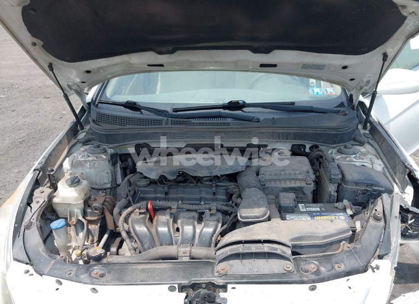 Photo 10 of 2011 Hyundai Sonata GLS (VIN 5NPEB4AC2BH184931)
