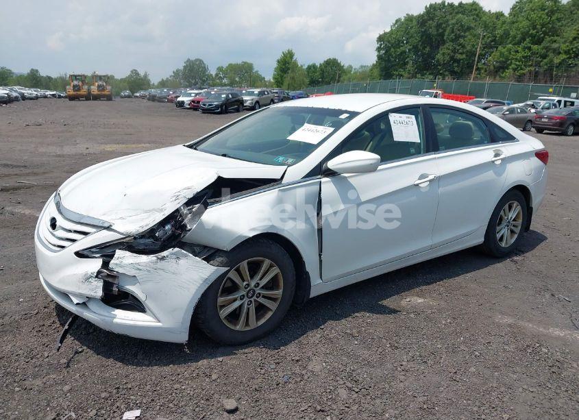 Photo 2 of 2011 Hyundai Sonata GLS (VIN 5NPEB4AC2BH184931)