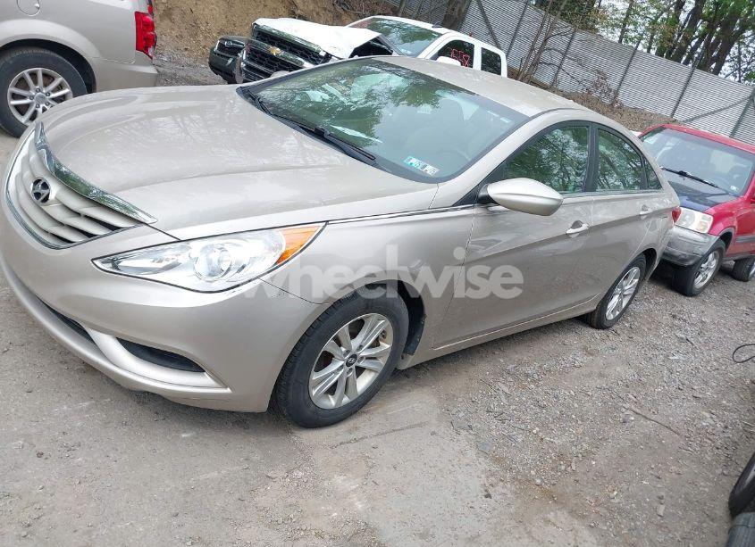 Photo 2 of 2011 Hyundai Sonata GLS (VIN 5NPEB4AC2BH269543)