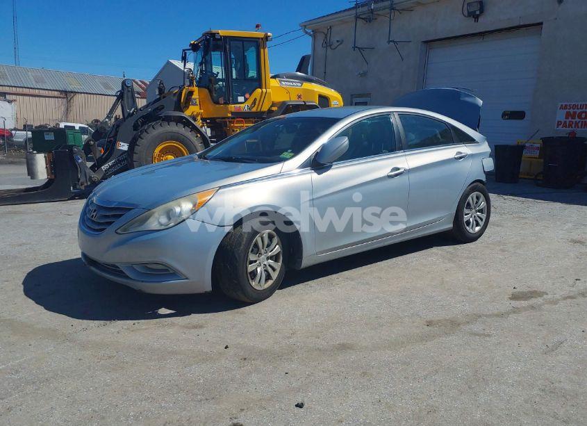 Photo 2 of 2012 Hyundai Sonata GLS (VIN 5NPEB4AC2CH325305)